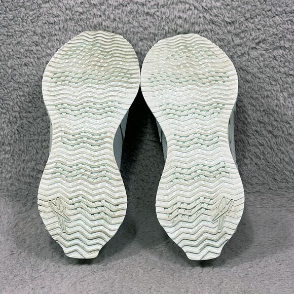 Reebok Athletic Shoes in Light Gray and Mint - Picture 8 of 9